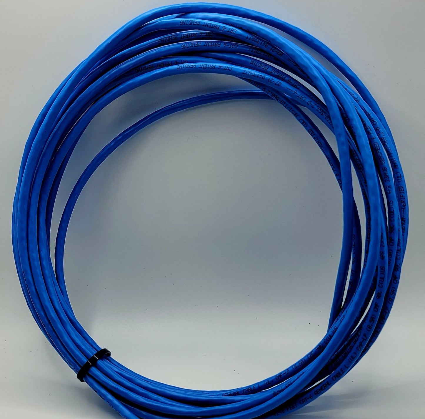 Totality Depot Bulk CAT5e Cable Indoor/Outdoor Solid Copper UTP Ethernet Lan CCTV 10/100/1000mb 100ft 30m Blue